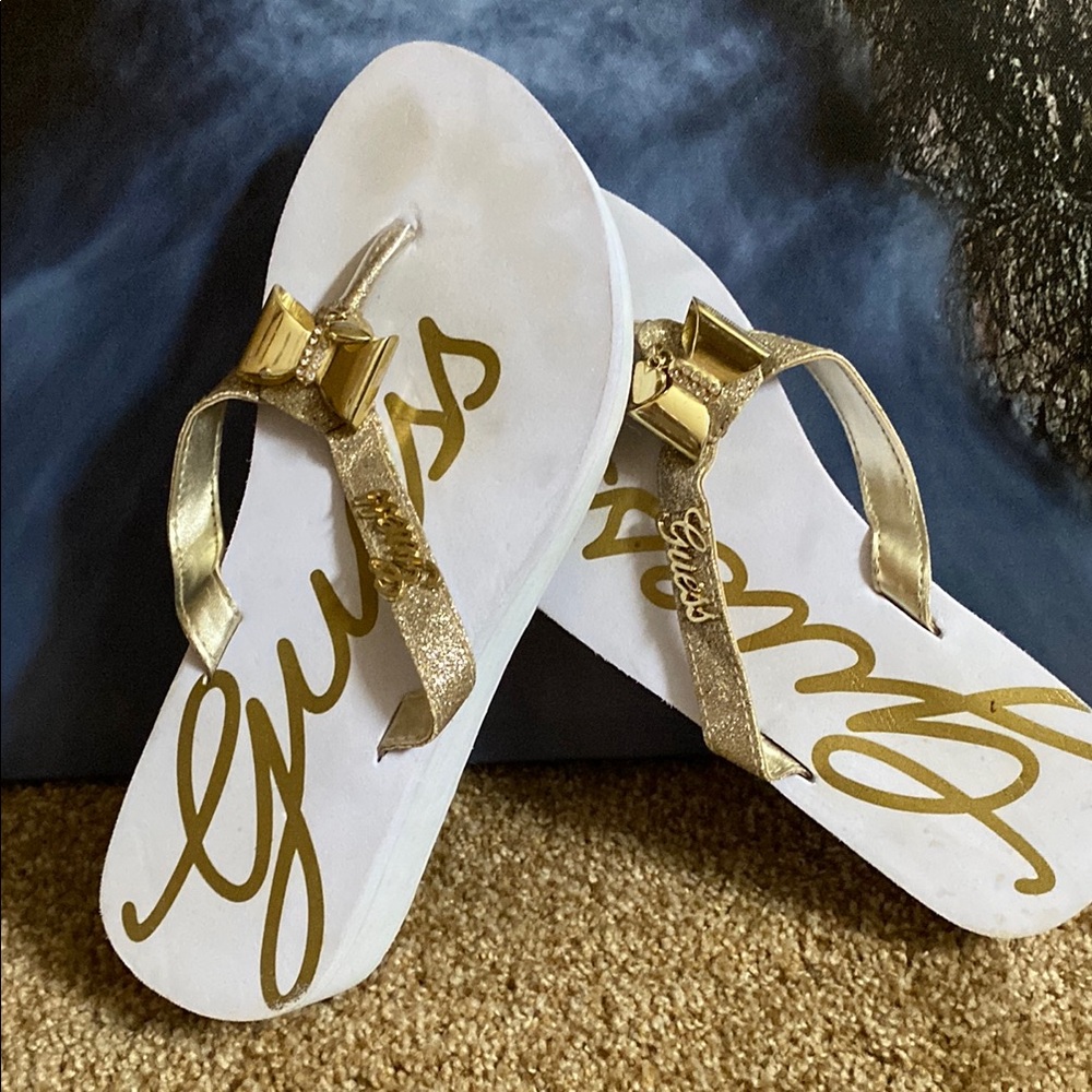 Guess Women's Gold Flip Flops - Picture 2 of 7